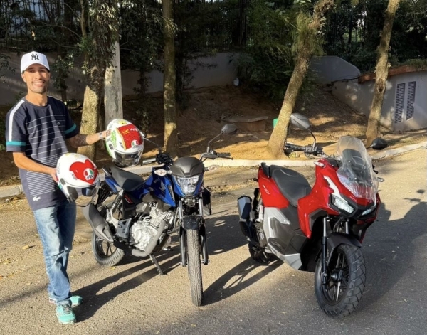 Combo casal, Honda ADV 0km + Fan 0km
